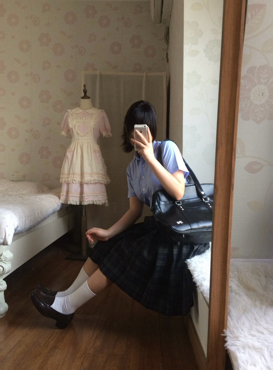 tbynnnn24's tweet photo. 最近怎么这么热 https://t.co/hqybLsNKBI