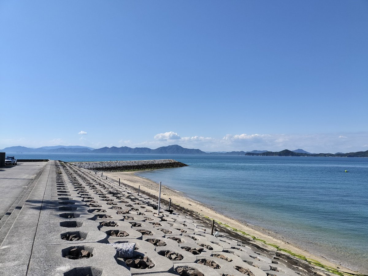 yoshimalon's tweet photo. 愛媛県今治市大西町。いつも素通りしてた小道に入ったら･･･
絶景だった😊 https://t.co/oP8qJcYarK