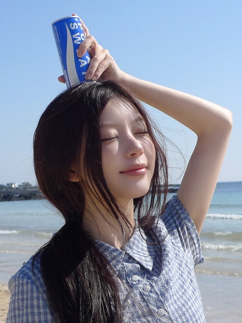 夏とモカちゃんの相性がよすぎる。 儚くて透明感があって、ずっと夏が