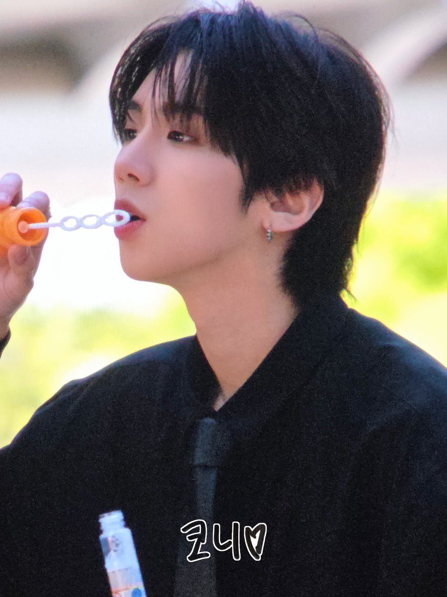 코니 tweet media