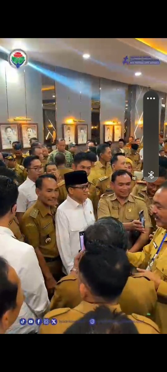beruhjora's tweet photo. Munas II PAPDESI menjadi momentum memperkuat persatuan desa dalam mewujudkan pembangunan yang maju, mandiri, dan berkelanjutan. “Menyatukan Desa Mengawal Asta Cita. "
@YandriSusanto
@ARizaPatria
@KemensetnegRI
#KementerianDesaPDT
#BPSDMKementerianDesaPDT
#TPPMengawalAstaCita https://t.co/gdndvKtAZJ