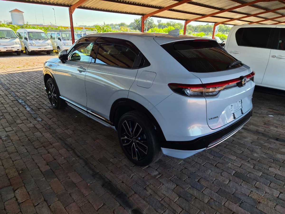 GabrielHungwe2's tweet photo. Honda Vezel 
Hybrid 
2021-09
1490cc
127077km 
4 grade 

Price before duty $18900

Gabriel lmport Solutions (pvt) Ltd 
+263776316335 
+263715655987 

https://t.co/dPoqeXTktd https://t.co/RmIPPoBBhk