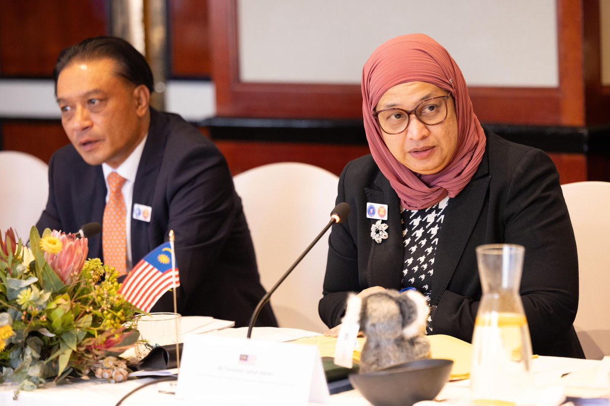 MalaysiaMFA's tweet photo. ° Director General of the ASEAN-Malaysia National Secretariat, Dato' Zanariah Zainal Abidin led the Malaysian delegation to the 38th ASEAN-Australia Forum held on 12-13 May 2026 in Sydney, Australia.

 ° The Meeting discussed developments in the implementation of the ASEAN-Australia Comprehensive Strategic Partnership, which marks its fifth anniversary this year, the ASEAN-Australia Plan of Action 2025-2029, and the strengthening of ASEAN-Australia cooperation across all three ASEAN Community Pillars toward regional peace, stability and prosperity.

° Malaysia co-led discussions with Australia on the implementation of the ASEAN-Australia Joint Leaders' Statement on Conflict Prevention and Crisis Management in the ASEAN-Led Regional Architecture.

° The Meeting also exchanged views on the latest developments on regional and international issues.

🇲🇾🌐 | 38th ASEAN-Australia Forum

#WismaPutra #MalaysiaASEAN  #ASEANAustralia #DiplomasiMADANI #TaatSetia #MalaysiaMADANI