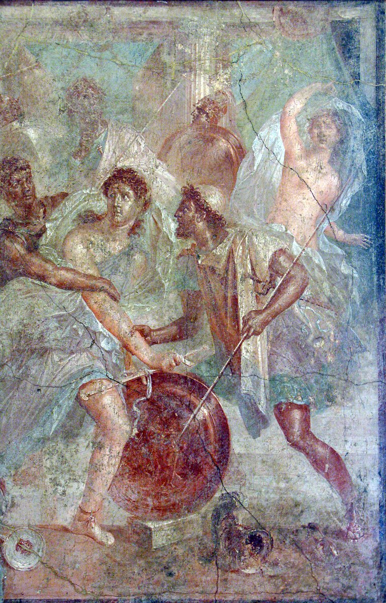 RT by @mikenov: Cette très belle fresque de Pompei (maison des Dioscures), représente Achille déguisé en femme parmi les filles du roi de Syros, île de la mer Egée. Il s'agit d'un suberfuge imaginé par sa mère Théthis, afin qu'il échappe à son funeste destin à Troie. Au début réticent, Achille…