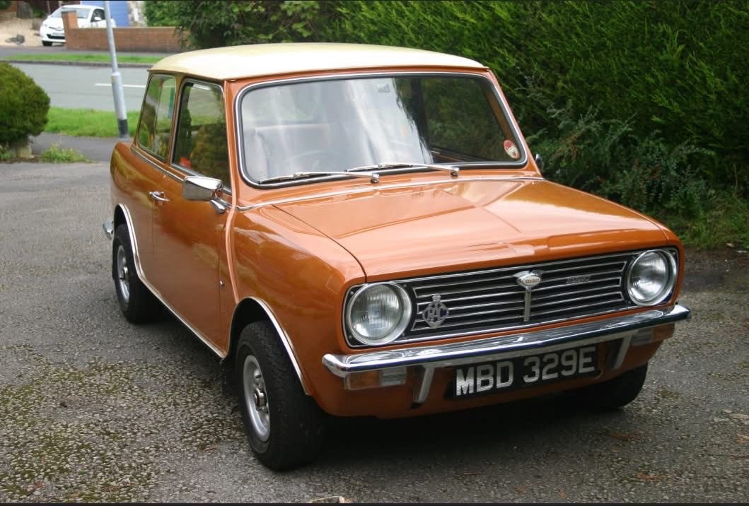 miniphernalia's tweet photo. #WolseleyWednesday? This weird and wonderful #MiniClubman fronted #WolseleyHornet is well known in Mini circles, do like circles? - https://t.co/ftnBKDci5W https://t.co/yjhlzdz2OZ