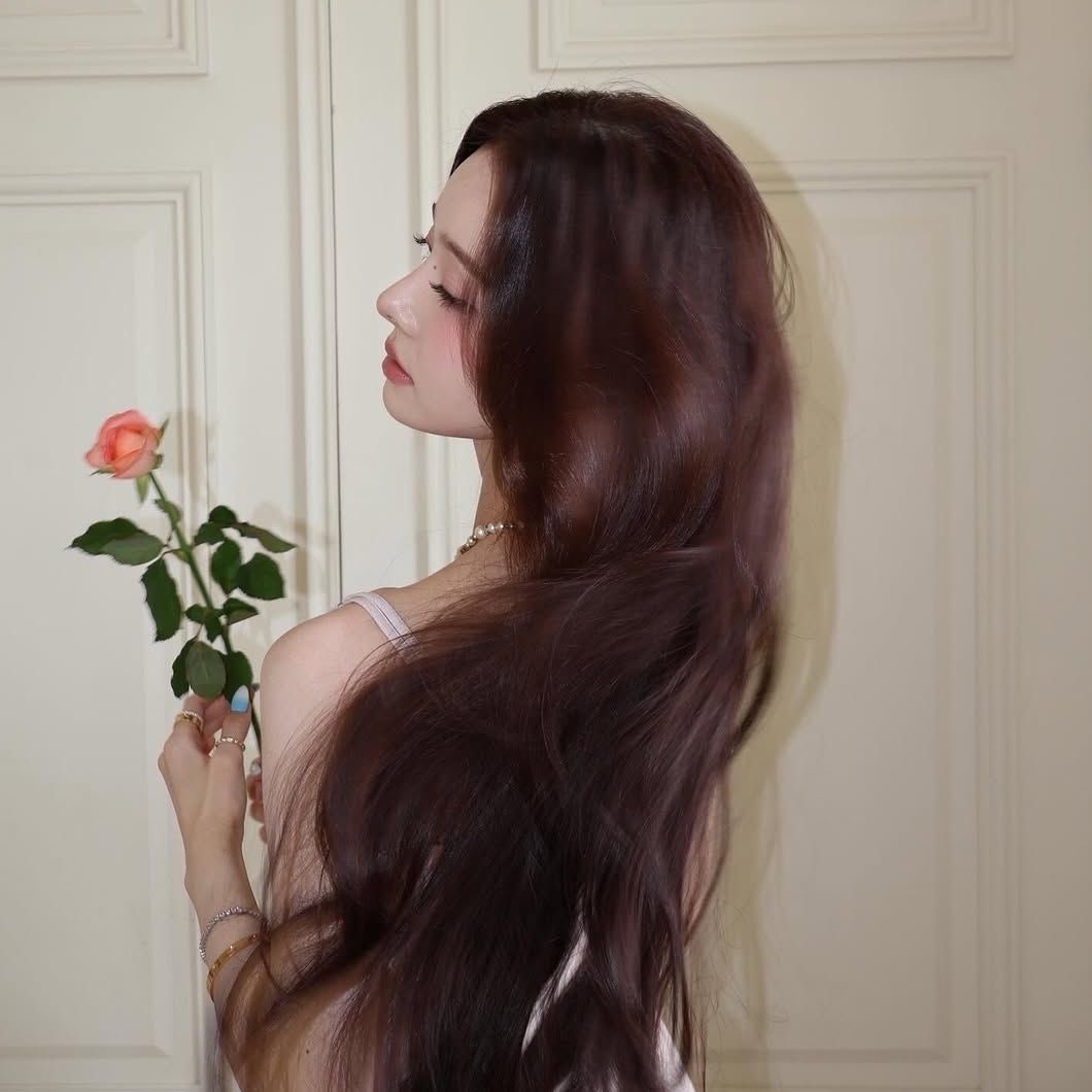soleilist's tweet photo. once upon a time, a girl who believed in fairytales stole the heart of a prince who had sworn to never love. https://t.co/aqzLgwMn7R