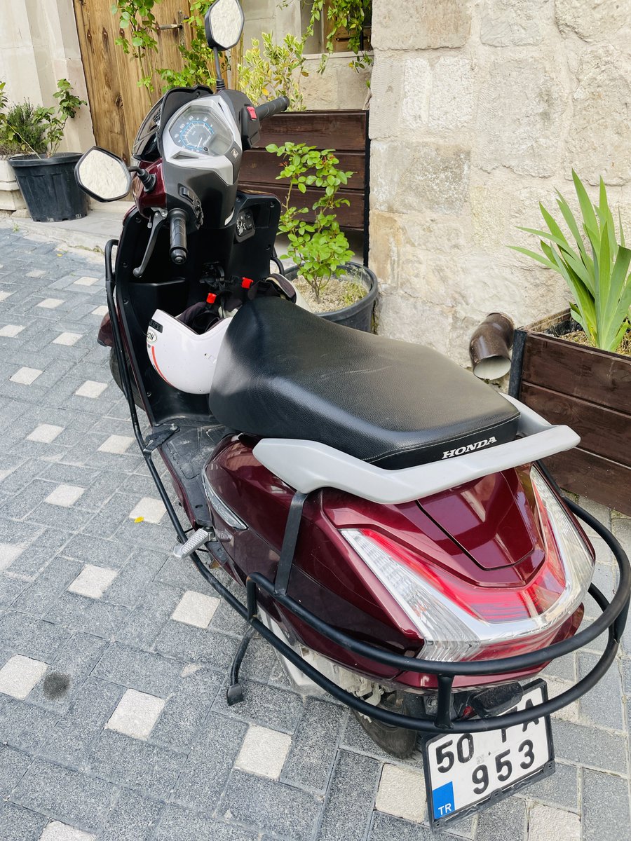 レンタルバイク即キャンセル 125 CCのスクーター自体非常に重く、2人