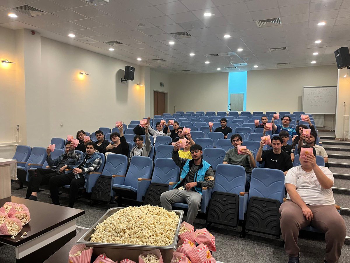 BurdurKYGM's tweet photo. 📍 Asım’ın Nesli Yurdu

Yurdumuzda patlamış mısır ikramı eşliğinde keyifli bir sinema gecesi gerçekleştirdik.🍿🎬 https://t.co/FxOg5RDV13