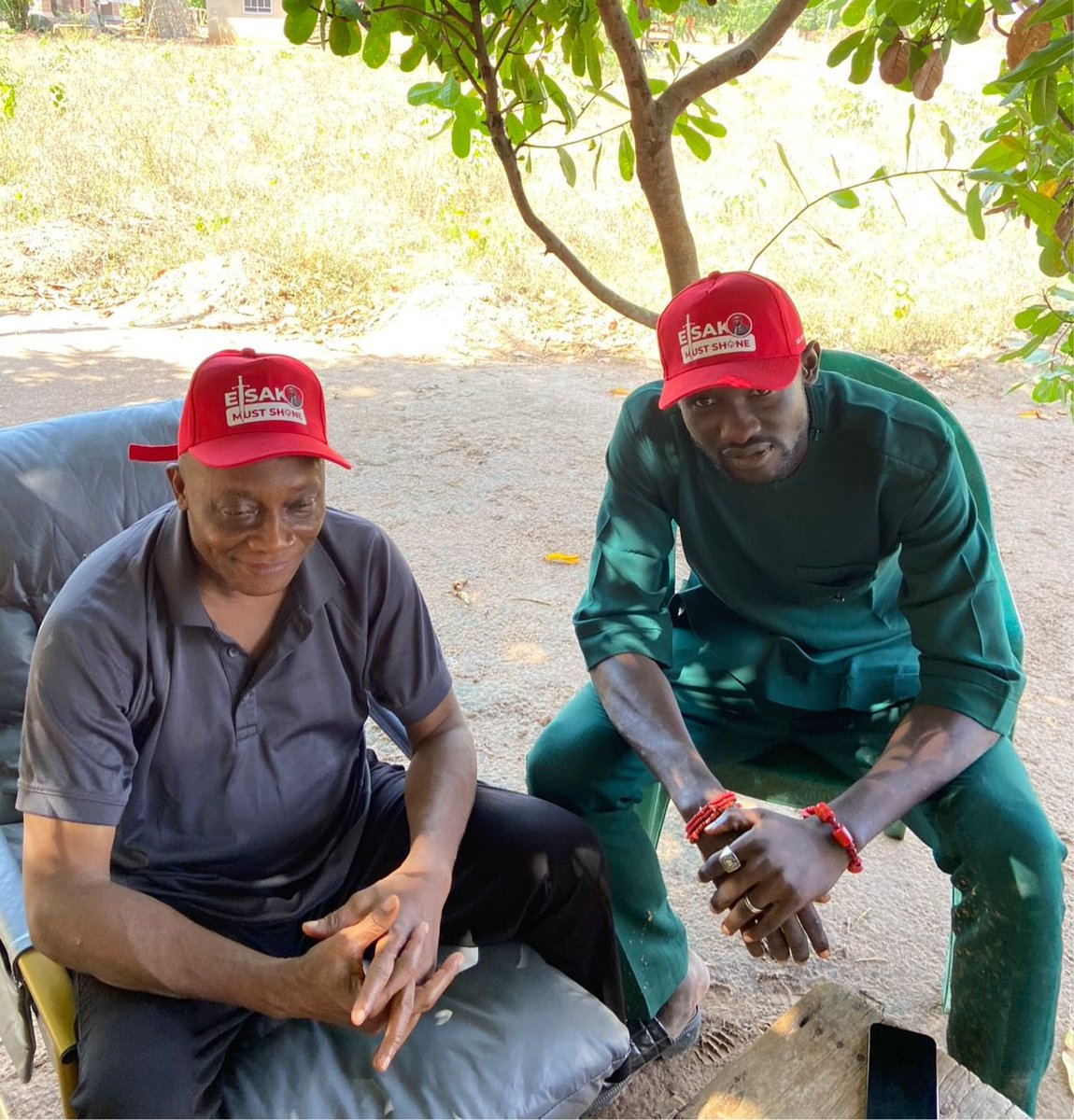 mrUmanu_Elijah's tweet photo. I visited Ugbekpe, the headquarters of the Ekperi communities in Etsako Central, alongside my team, to meet with a respected elder statesman and father, Evang. Felix Umori.

Evang. Felix Umori, who is the Chairman of the Ekperi Community, officially endorsed the “Etsako Must Shine” movement and called on all well-meaning sons and daughters of Etsako to support the movement and its vision for a better future.

This endorsement is a strong reminder that our people are ready for a new era of unity, progress, and purposeful leadership.

Together, we will make Etsako shine again.

— Amb. Umanu Elijah Ojochenemi Ochuwa