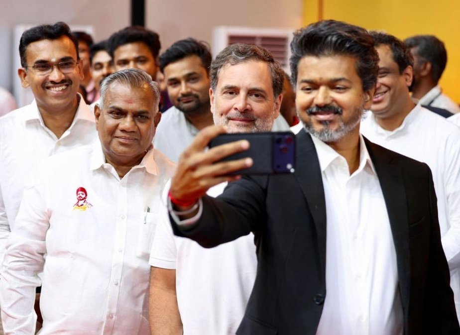 JaikyYadav16's tweet photo. तमिलनाडु की राजनीति में आज CM Vijay का फ्लोर टेस्ट था जिसमें उन्हें 118 MLA के साथ अपना बहुमत साबित करना था, लेकिन 

Vijay को कुल 144 MLAs का समर्थन मिला।

एक समय था जब एक एक विधायकों के लाले पड़े थे और बहुमत का आंकड़ा छूने में अच्छी खासी समस्या हुई थी, लेकिन 

तमिलनाडु की राजनीति ने एक बड़ी करवट ली और Vijay की पार्टी TVK को एक बड़ा बहुमत मिला।