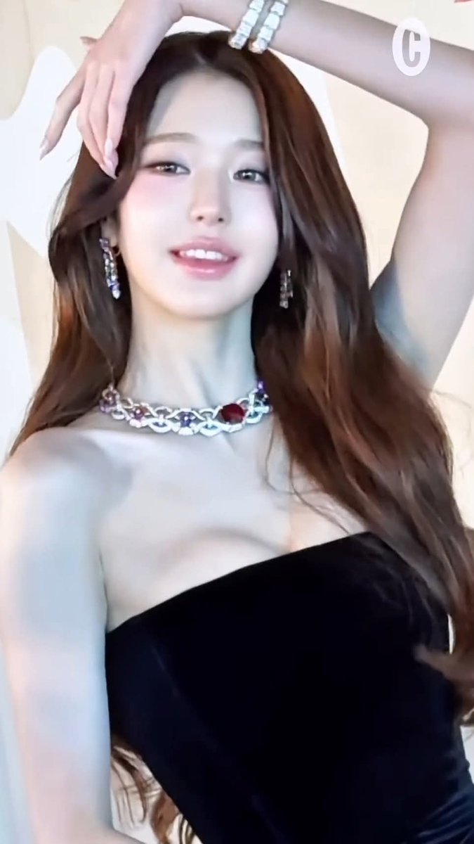 장원영 https://t.co/eeM85qpi6V
