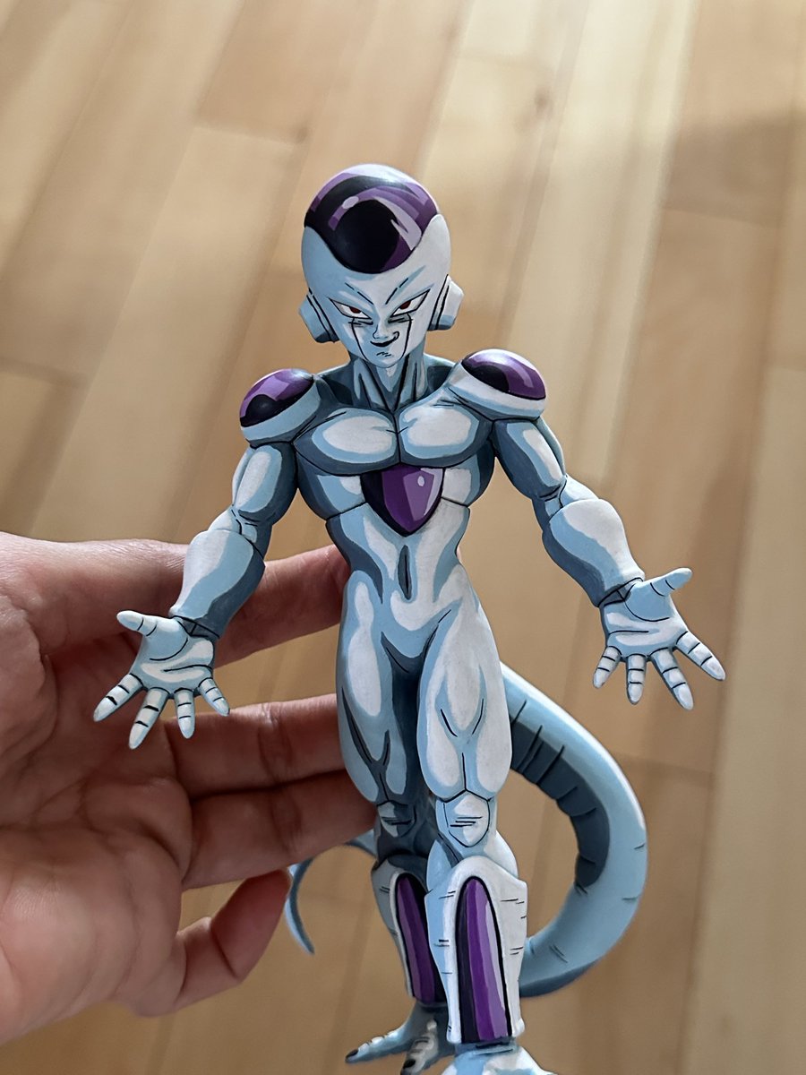 ripeshi_al's tweet photo. 過去作のフリーザ様ですが、断捨離のため手放します。
お気に入りの2体ですが、そろそろ置き場に限界が‥

#ドラゴンボール
#フィギュア
#リペイント
#ヤフオク https://t.co/HTU1uDuMT8