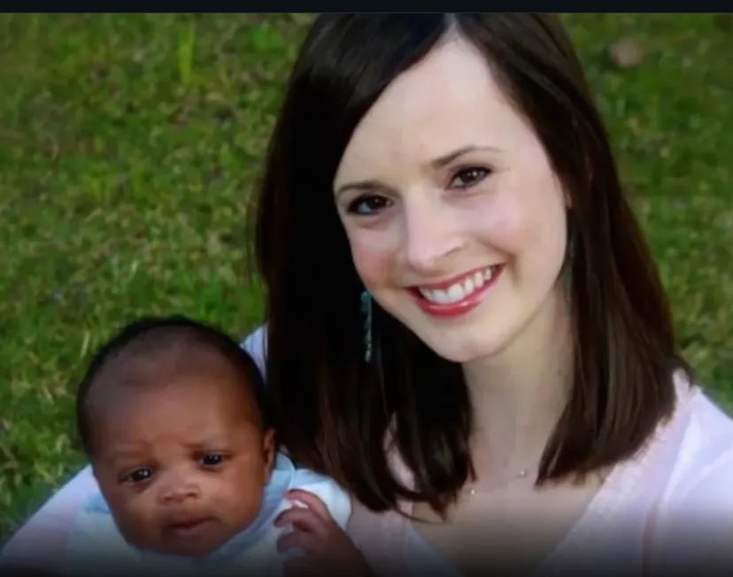 freakin_snow's tweet photo. Spanish couple who has been married for 3 years without a child, when the woman finally got pregnant, they were overjoyed.

She put to bed and the child was black- mind you both couple are whites. 

She started accusing her husband of cheating with a black woman right there in the theatre.  She said the husband must have slept with a black woman before sleeping with her, that’s a likely reason she gave birth to a black kid 😭

Even the Doctors were perplexed by the level of gaslighting.

Fear women!!