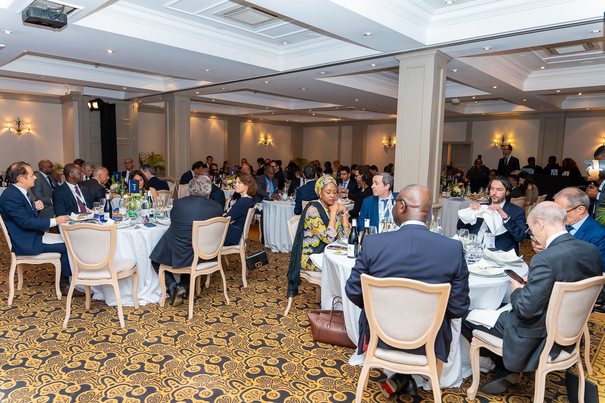 ConcertoPR's tweet photo. 🔴 Concerto engagé à #AfricaForward !

🇰🇪 À Nairobi, Concerto a pris part à plusieurs temps forts.

Nos équipes ont co-organisé, aux côtés du @GroupEcobank et de la @french_african -African Foundation, un déjeuner de haut niveau autour de l’accélération du commerce intra-africain et du renforcement des mécanismes de financement.

Nous remercions chaleureusement l'ensemble des leaders présents, notamment, @Diop_IFC , Directeur général de  l'IFC, @JeremyAwori, CEO d'Ecobank Transnational Incorporated, Rodolphe Saadé, Chairman & CEO de CMA CGM, @Cheydema , CEO du groupe Orange, Hassanein Hiridjee , CEO d'AXIAN Group Bernard Fontana, CEO d'EDF, Mohammed Dewji, CEO de MeTL Group Alexandre Merieux, Chairman & CEO de bioMérieux, , Wamkele Mene, Secrétaire général, de l'African Continental Free Trade Area (AfCFTA) Secretariat, Ahmed Cissé, Président chez Alliance des Patronats Francophones, Nicolas Forissier, ministre délégué chargé du Commerce extérieur et de l’Attractivité, @cinalawson , Ministre de l'Économie numérique du Togo, Hon.William Kabogo Gitau, E.G.H., Ministre de l’Information, des Communications et de l’Économie numérique du Kenya, , Kako Nubukpo Commissaire à l'UEMOA, Kola Karim CEO à Shoreline Energy Group, Aisha Rimi, Directrice générale de la Nigerian Investment Promotion Commission, Gregory CLERC, CEO de Castel Group, Carole Kariuki, CEO chez Kenya Private Sector Alliance, ainsi que l’ensemble des représentants publics, privés et institutionnels ayant pris part à cette séquence de haut niveau.

Concerto était également mobilisé lors d’un huis clos consacré aux nouvelles chaînes de valeur Afrique-France, en présence notamment d’Antoine de Saint-Affrique, CEO de @Danone, et présidé par notre CEO, Francois Hurstel. Les échanges ont porté sur les leviers nécessaires pour renforcer la coproduction, faciliter l’accès aux marchés, structurer les relations avec les offtakers, répondre aux standards industriels, améliorer la logistique et mobiliser les bons instruments de trade finance.

Notre groupe poursuit sa mobilisation et sera présent à Kigali dès le 14 mai, dans le cadre de l’Africa CEO Forum, afin d’accompagner au plus près ses clients et partenaires dans leurs prochaines séquences stratégiques.

#AfricaForward #Trade #Investment #ValueChains #Finance