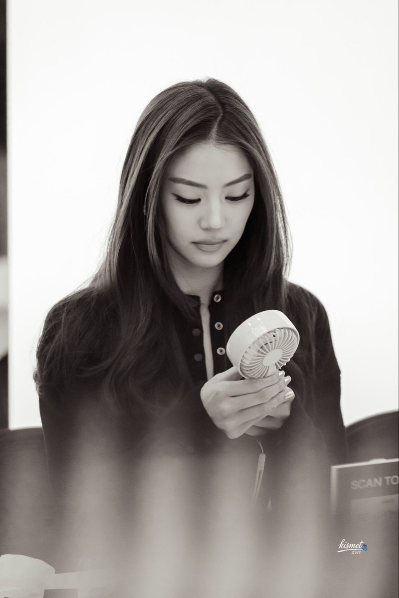ถือกล้องไปติ่ง tweet media