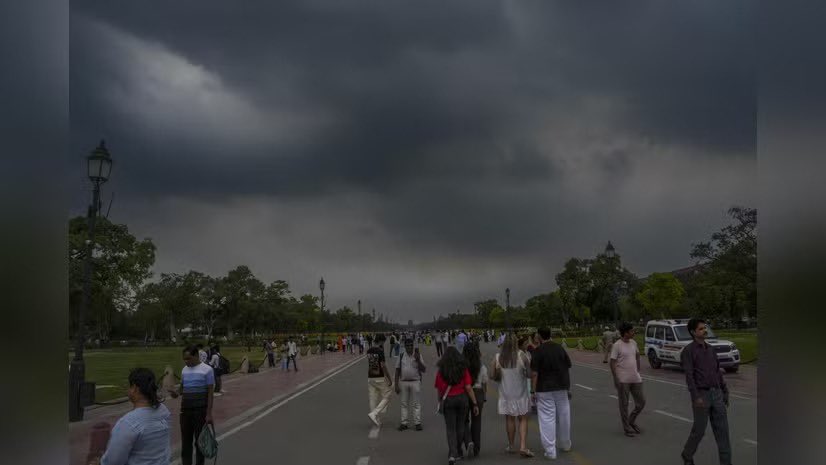 Samal_Happy's tweet photo. India takes a significant leap with IMD launching two AI-powered monsoon prediction models.
PM #Modi’s vision for integrating AI in governance is delivering practical benefits. Kudos for enhancing the accuracy of weather forecasts that directly impact millions of farmers. https://t.co/UMm2INkt5B