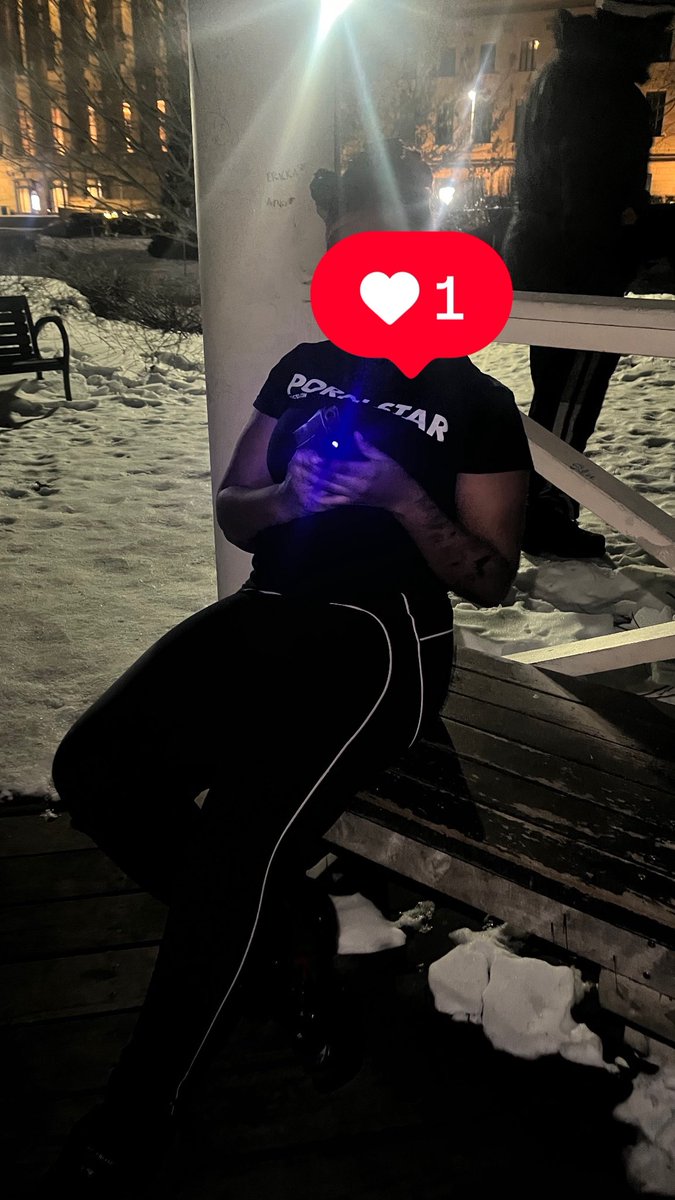 ;| tweet media