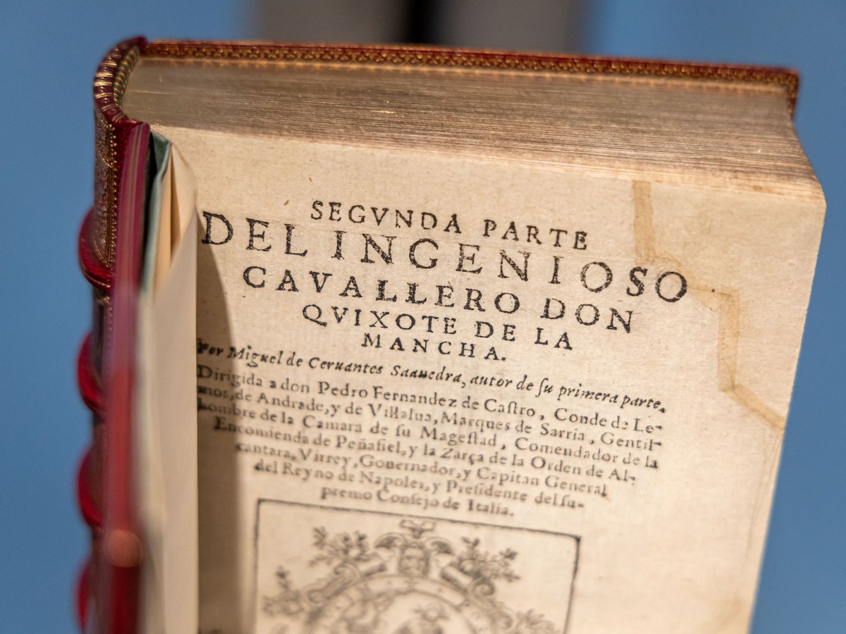 romanos_somos's tweet photo. Vamos a ver, MéXico se escribe con X, como en esos siglos se escribía por ejemplo QuiXote en castellano. El libro fundamental de la cultura hispánica; el libro más español que hay... esa X, como se puede ver quien quiera saberlo, no es grafía indígena ni nada parecido. El alfabeto es el latino, el nuestro, y el nombre se conserva porque Cortés y el Rey de España decidieron que la capital de la Nueva España se iba a llamar así: México, en español. O en castellano, si prefieres. Reivindicar que México se escriba con X es reivindicar su españolidad y su antigüedad. Es, a diferencia de lo que piensan los que lo gritan, precisamente lo contrario de lo que pregonan en su ignorancia. Por cierto, pendejo sí que se escribe con J. Y pendeja, también.