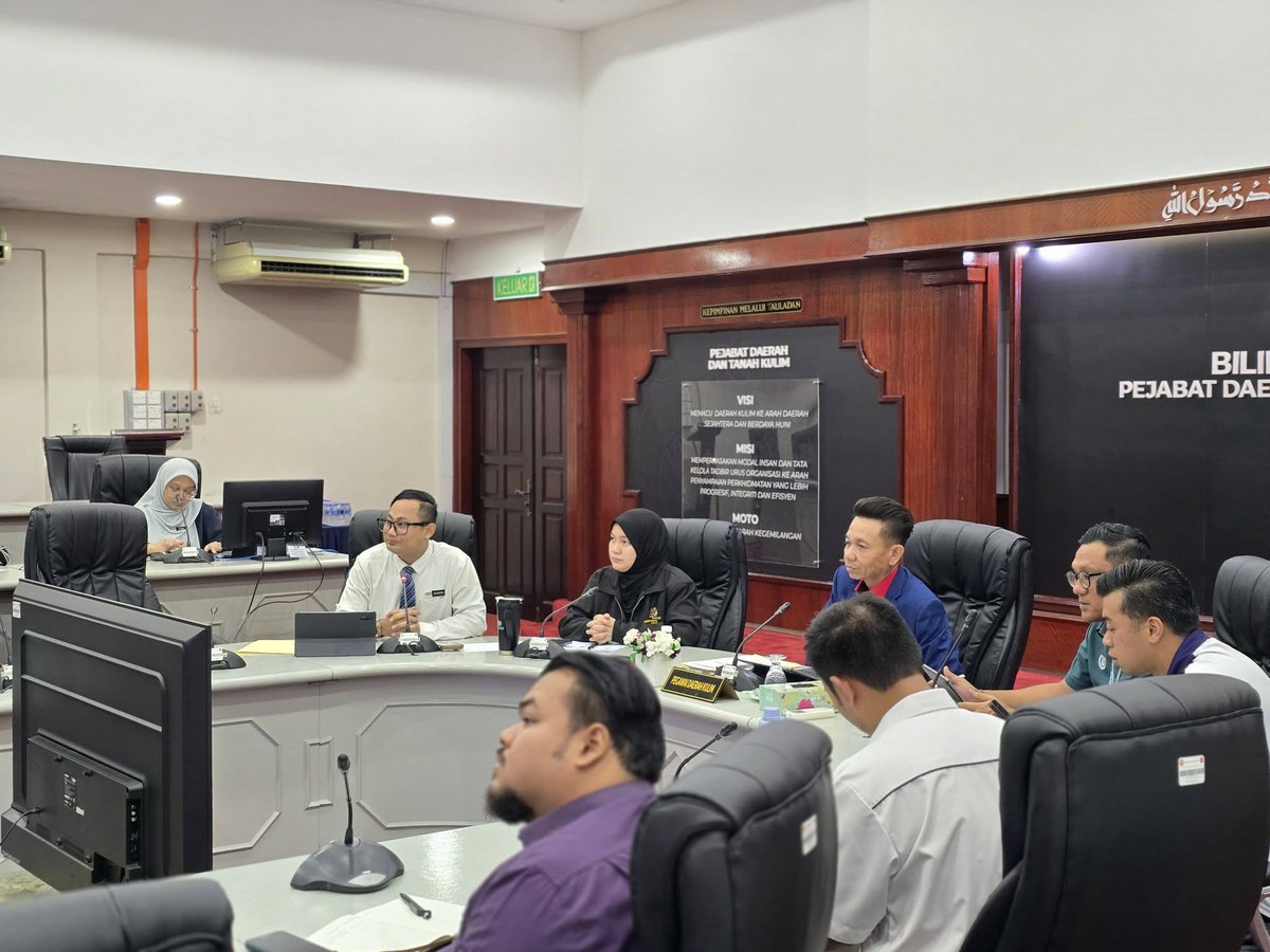pdtkulim's tweet photo. Mesyuarat Jawatankuasa Tindakan Wabak Denggi Peringkat Daerah Kulim, Bilangan 1 Tahun 2026

12 Mei 2026 (Selasa) https://t.co/HvVPyHwEdc