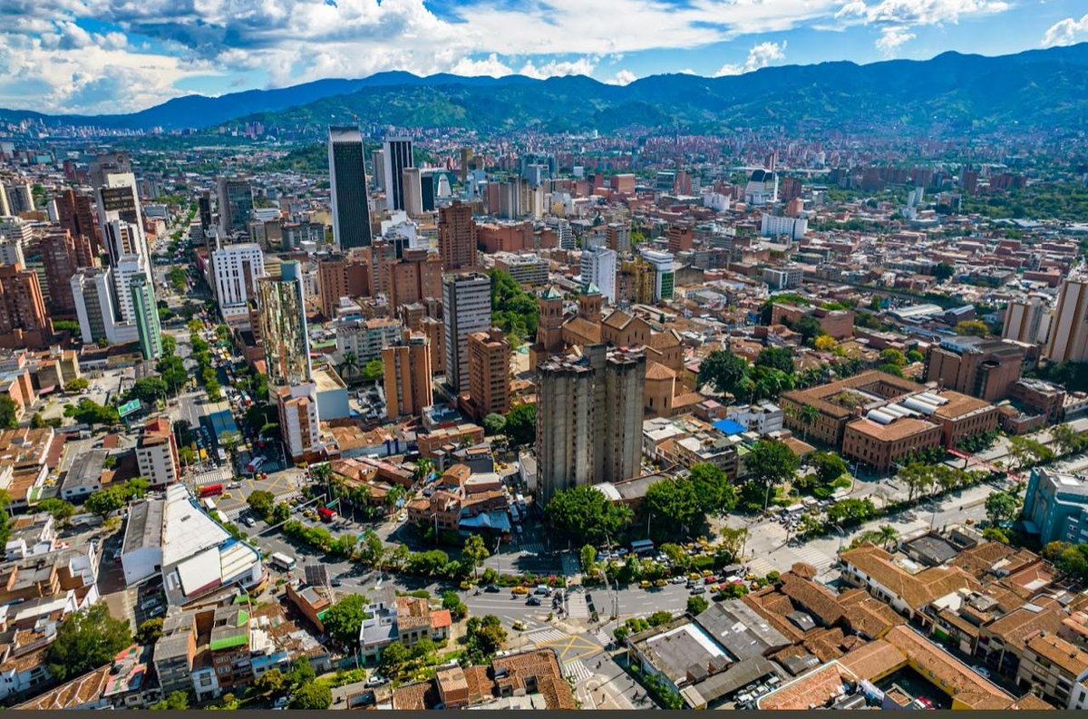 _Cal1998's tweet photo. Medellin Colombia 🇨🇴😍 https://t.co/HtaTpfS3GQ