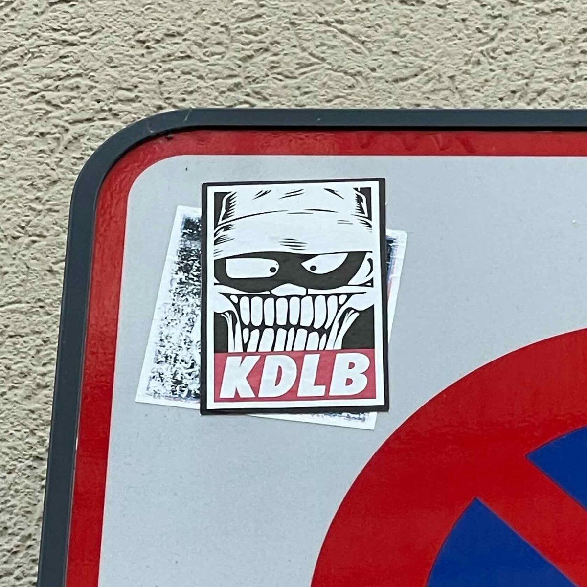 Sticker Hunter tweet media