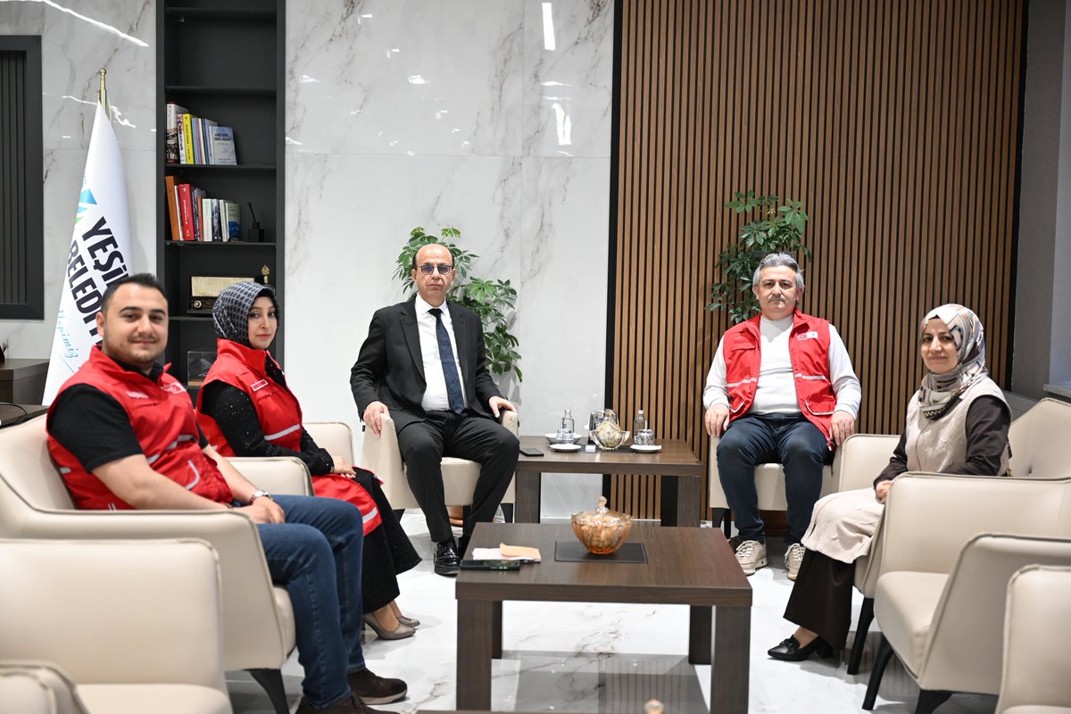 ilhangecit44's tweet photo. Kurban Bayramı vesilesiyle, Türk Kızılayı’na kurban bağışımızı gerçekleştirdik.

Ziyaretlerinden dolayı Türk Kızılayı Yeşilyurt Şube Başkan Yardımcısı Sn. Bedia Korkmaz ve yönetim kurulu üyelerine teşekkür ediyorum. https://t.co/t4dOddfudZ
