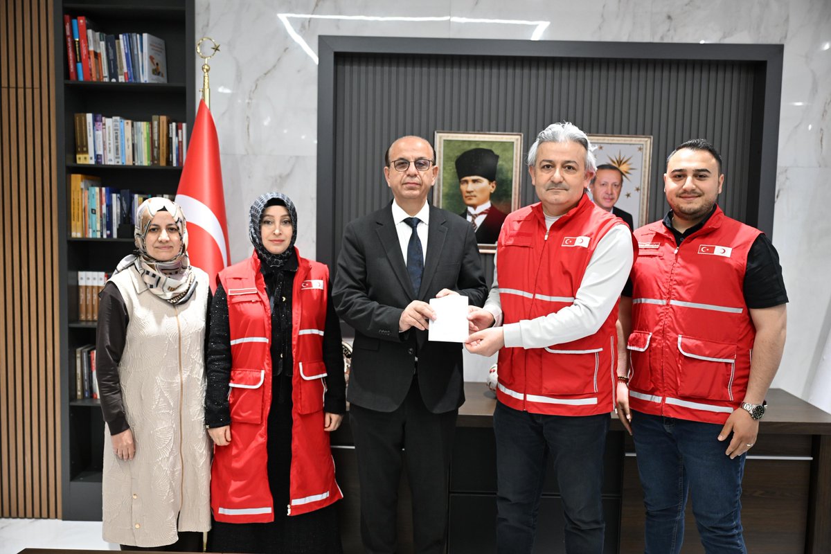 ilhangecit44's tweet photo. Kurban Bayramı vesilesiyle, Türk Kızılayı’na kurban bağışımızı gerçekleştirdik.

Ziyaretlerinden dolayı Türk Kızılayı Yeşilyurt Şube Başkan Yardımcısı Sn. Bedia Korkmaz ve yönetim kurulu üyelerine teşekkür ediyorum. https://t.co/t4dOddfudZ