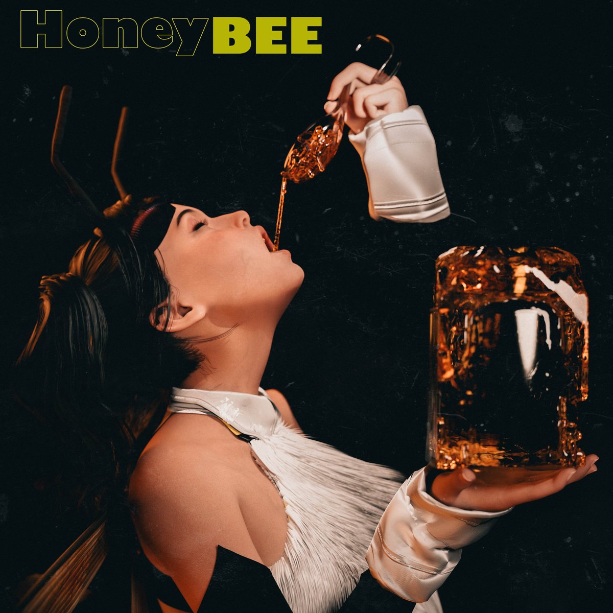 horridhoney's tweet photo. She leaves honey everywhere. Sometimes, you have to wonder if she even cares... https://t.co/Eaxb6V5qHa