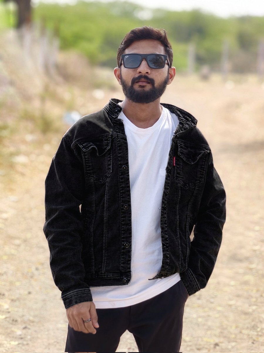 vj_rajgor's tweet photo. "Style is the only thing you can own that nobody can take from you."😎🔥

•

#vj_rajgor #vjrajgor #style #vibes https://t.co/gk69BOn2bQ