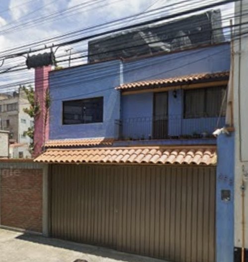 BTMomega's tweet photo. @LuisMendozaBJ Alcalde @LuisMendozaBJ solicitamos su apoyo ya que en este domicilio número 452 de la calle Nicolás san Juan  frente al hospital de urgencias Mac Gregor todas las noches 3 personas apartan todos los lugares con botes, ramas  y piedras y cobran $100 pesos por lugar. Gracias https://t.co/JeaXhtCzjO