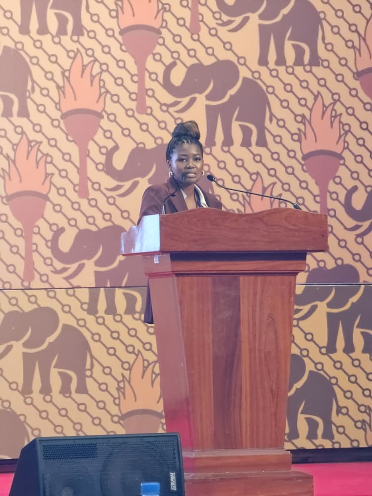 HE2RO_SA's tweet photo. #INTEREST20 - Oratile Mokgethi presenting her oral titled: "Retention in care and viral suppression among HIV clients receiving 6-month versus 12-month prescriptions in South Africa's CCMDD Program: A retrospective analysis". https://t.co/eCLzgCgPiB