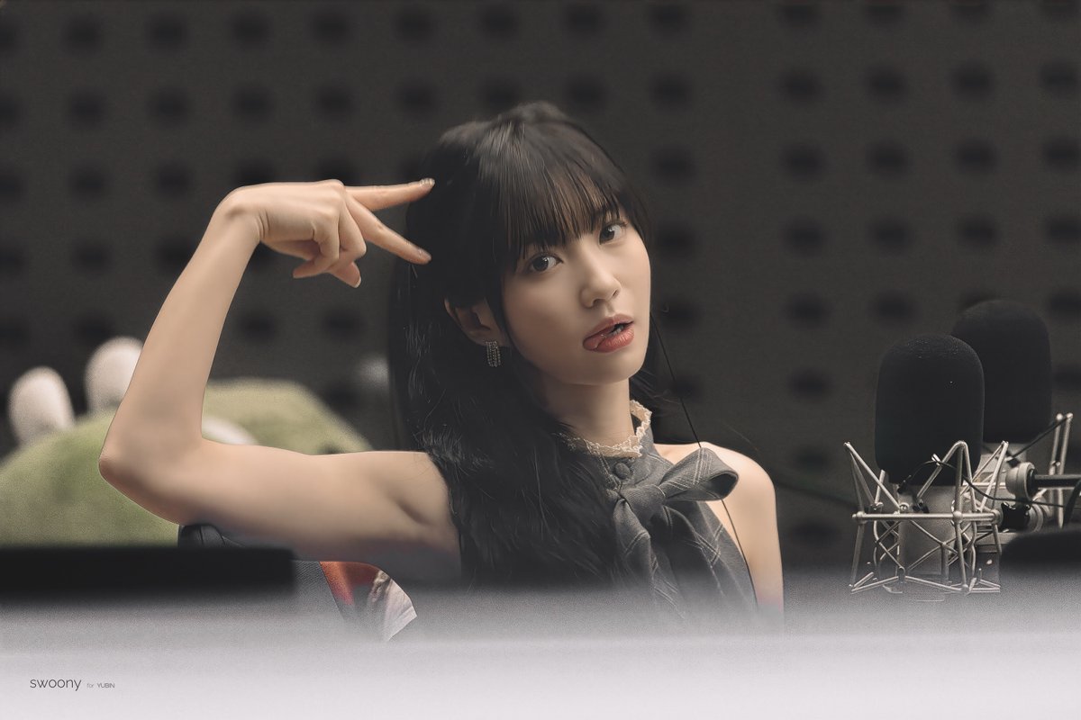 swoony_yubin's tweet photo. 250728 볼륨을 높여요

냥🐾

#오마이걸 #유빈 #배유빈 
#OHMYGIRL #YUBIN https://t.co/YcYodHVYDp