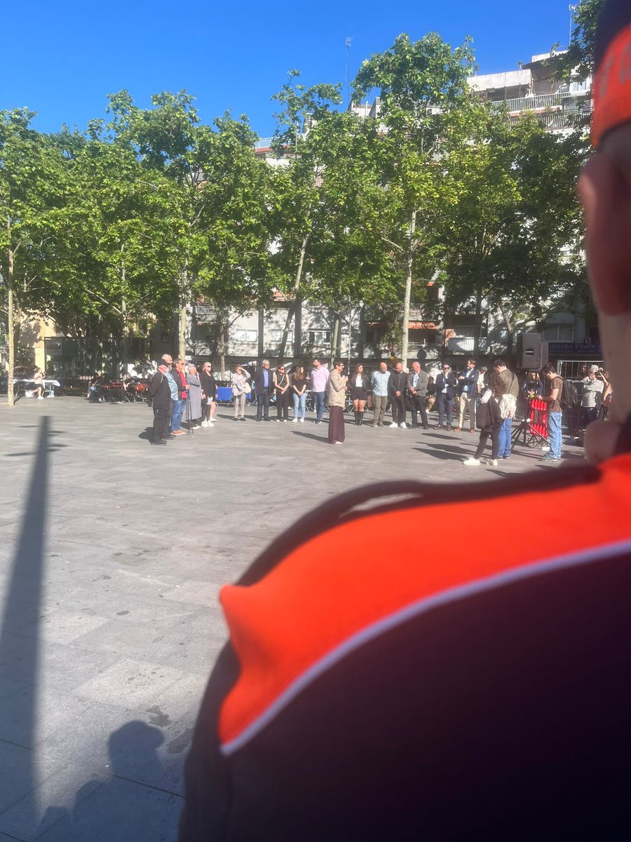 AdrianencaPC's tweet photo. 👉 Semana intensa de preventivos, formación y prácticas 🚑 Urbaser, Aprodisa, Cantada Escolar, fiesta en Pl. Vila con RCP, formación ISPC, prácticas de motobombas y preventivo #Inuncat.
💙 Siempre al servicio de nuestros vecinos. @AjSantAdria https://t.co/sMhIjFKEkg