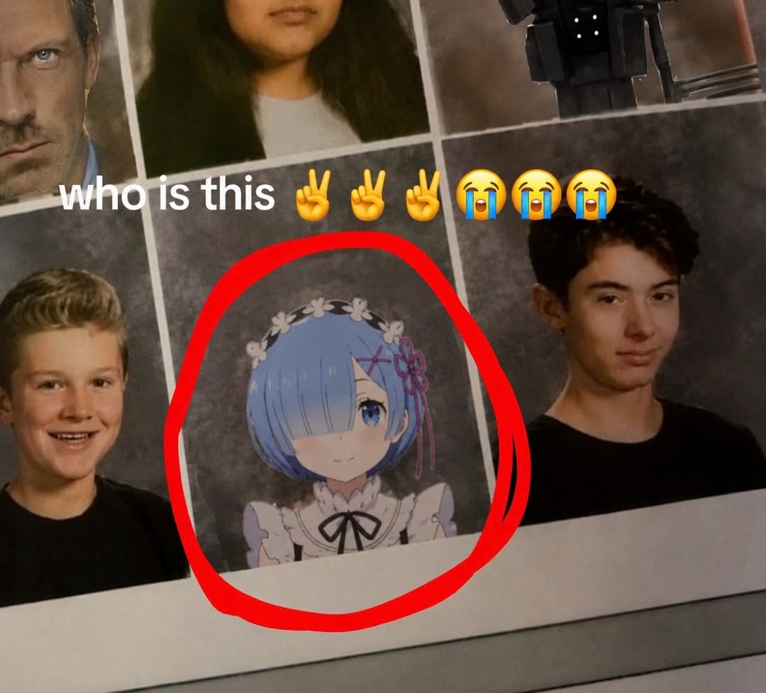 Mom, who is this blue-haired maid in our family album? https://t.co/87205chyQZ
