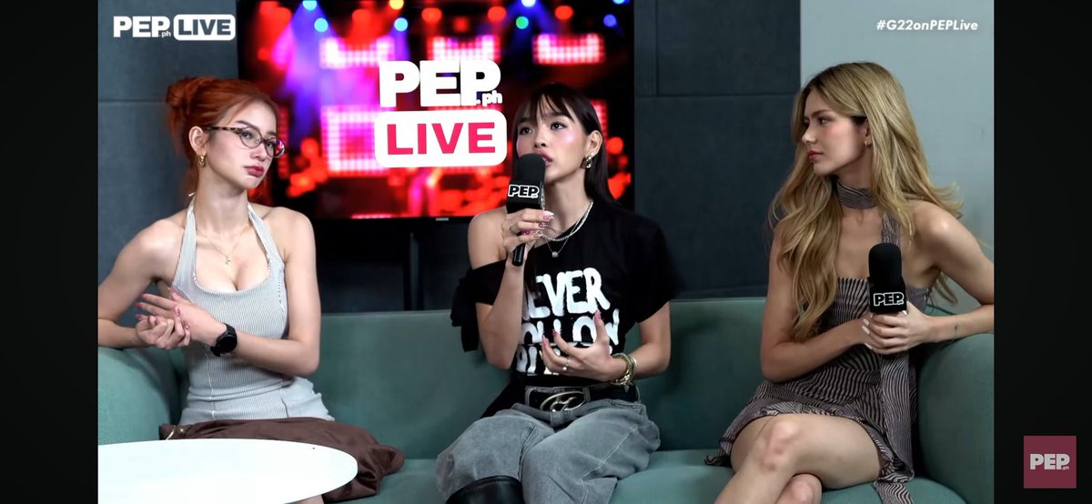 _HelloLuna_'s tweet photo. My kweens are live on PEP!😊
ALPHAS ON PEP LIVE
#G22OnPEPLIVE #G22AMA https://t.co/YmvKZY1qWS