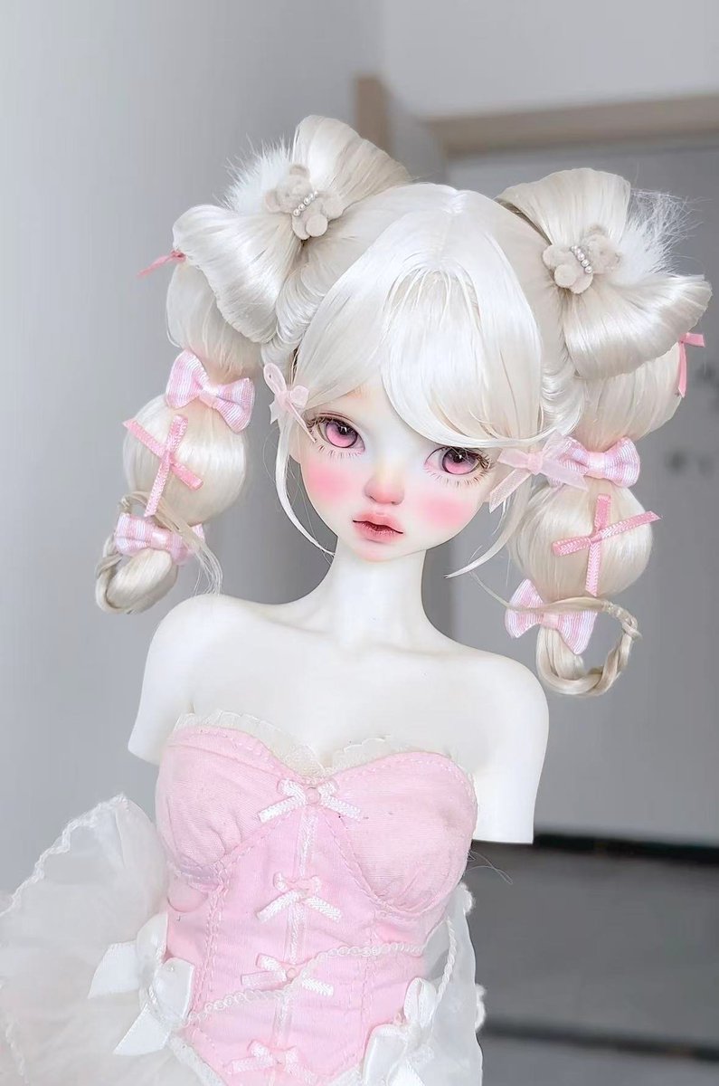 Lutsdoll * Another Place tweet media