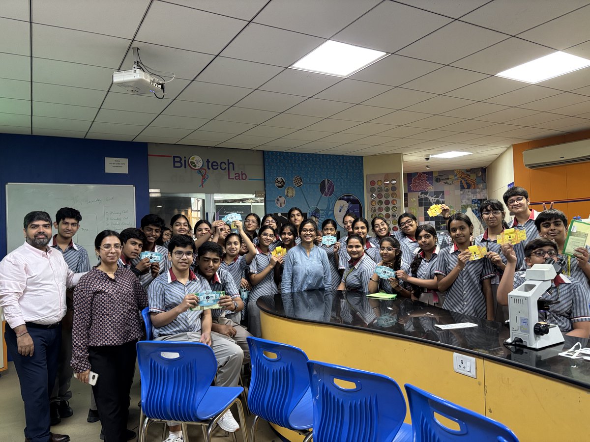 NSC_Delhi's tweet photo. Science in your pocket! 🔬🏛️

Students from K.R. Mangalam World School, GK-II explored the microscopic world today at @nsc_delhi using Foldscopes! 🌿✨ A brilliant hands-on session proof that you don't need a lab to be a scientist. 🧪🧠

#NSCDelhi #Foldscope #STEM #KRMangalam https://t.co/lTlccvho2D