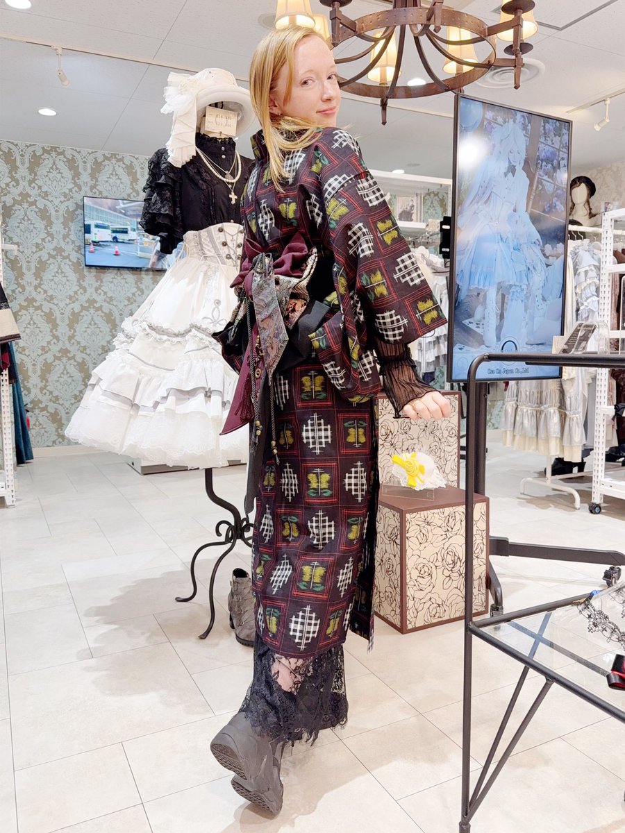 OzzOneste ヤエチカ店🐝 tweet media