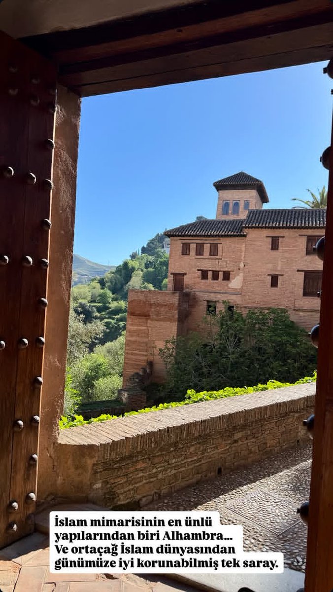 SureYya_SY's tweet photo. and here’s a couple more photos 📸😍 #andulusia #spain #granada #travel https://t.co/mQIip2rYKg