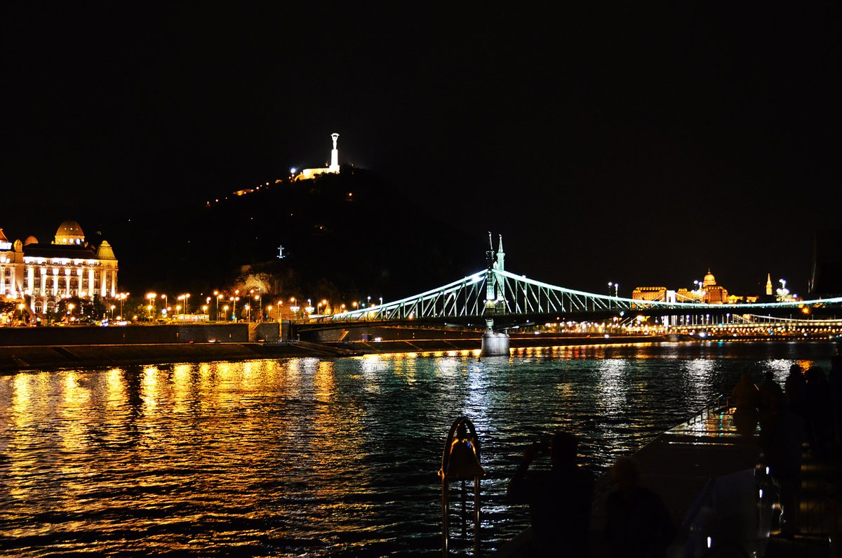 retired_tom's tweet photo. My photos from #May 2016
#EuropeanWaterways #RiverDanube #Budapest #Hungray #Bridge #Reflections #Illuminations
#Canals & #Waterways can provide #Peace & #calm for your own #Wellbeing #Lifesbetterbywater #KeepCanalsAlive https://t.co/DTUjxD6lXp