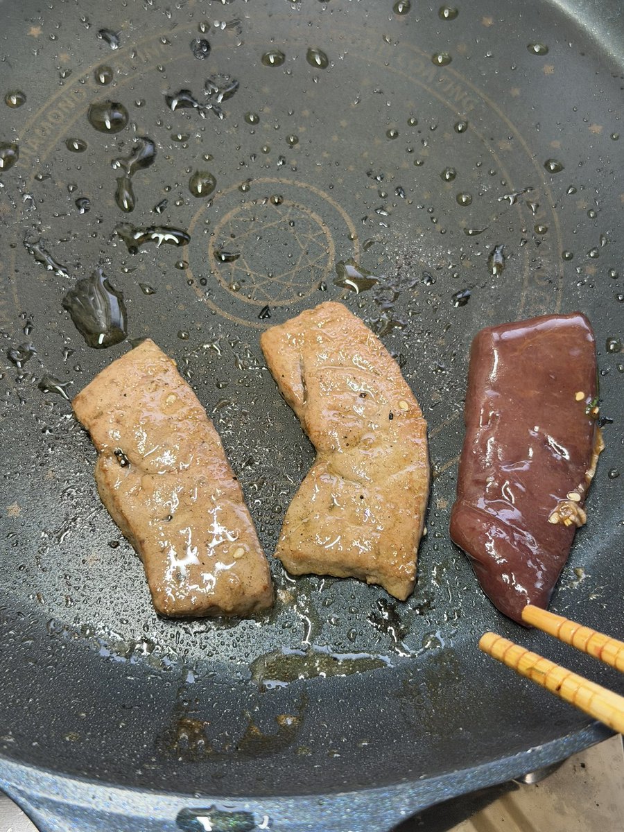 tonanaka_'s tweet photo. 牛レバー美味すぎる🐮ｿ‼️ https://t.co/rTXMXQDCiB