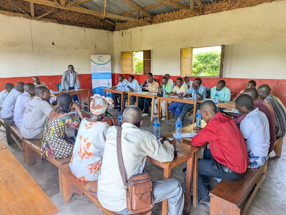 cedej_gl's tweet photo. #Kiliba, on a accompagné la Sous-division éducationnelle Uvira3 lors de la séance de sensibilisation sur les mesures d’accompagnement de la circulaire autorisant le maintien des #filles_enceintes à dans les établissements scolaires, formulées par la prov éducationnelle SudKivu II https://t.co/CyjGfXb3gt