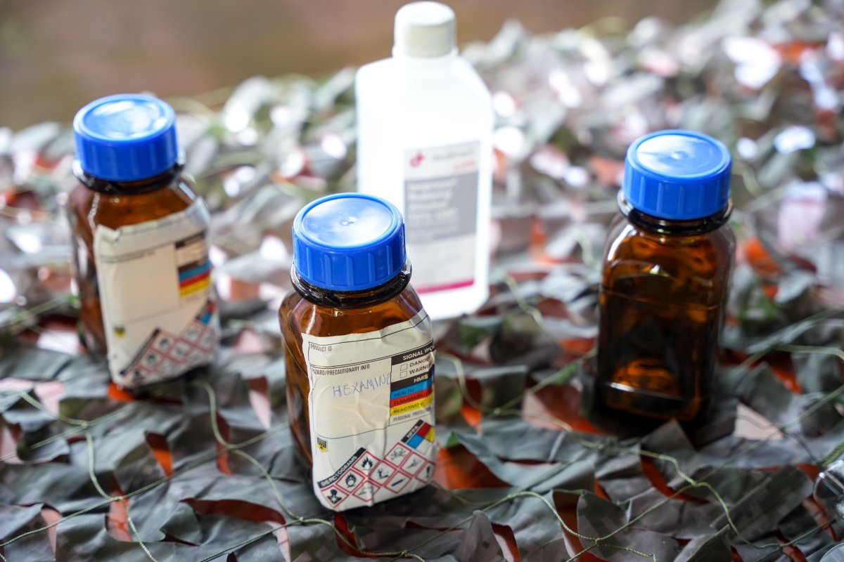 ioo_lb's tweet photo. Naši specialisté se ve Valkenburgu v 🇳🇱 zúčastnili mezinárodního cvičení #NCTProExperience. 
Spolu s kolegy z chem. laboratoří @hasici_cr  a @ArmadaCR  trénovali zásahy u simulovaných incidentů s nebezpečnými látkami🧪☢️.
Testujeme nejnovější technologie!
https://t.co/kn7g6BxXoS https://t.co/cs8wRFId97