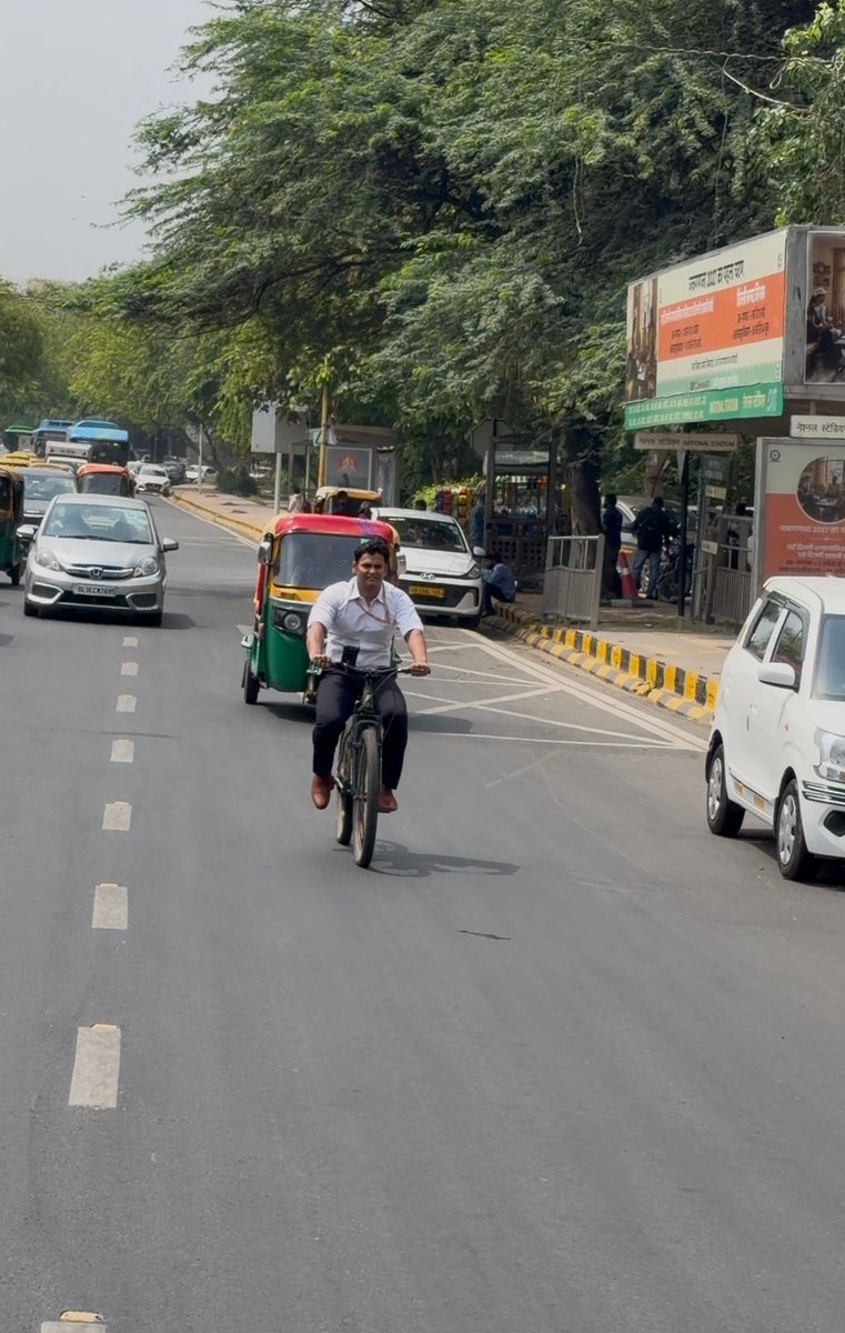 ExplorerSidd's tweet photo. Choosing a bicycle over fuel every day may seem simple, but it sends a powerful message about health, sustainability and personal responsibility. Inspiring effort by Narendra Kumar Yadav. @IrsYadav #IRSNarendraPedalToSaveFuel https://t.co/mtKN8UP3Wj