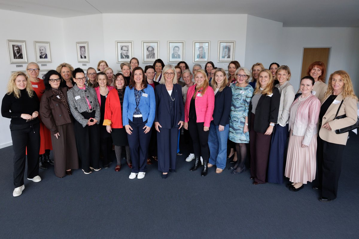 Bayerisches Sozialministerium tweet media