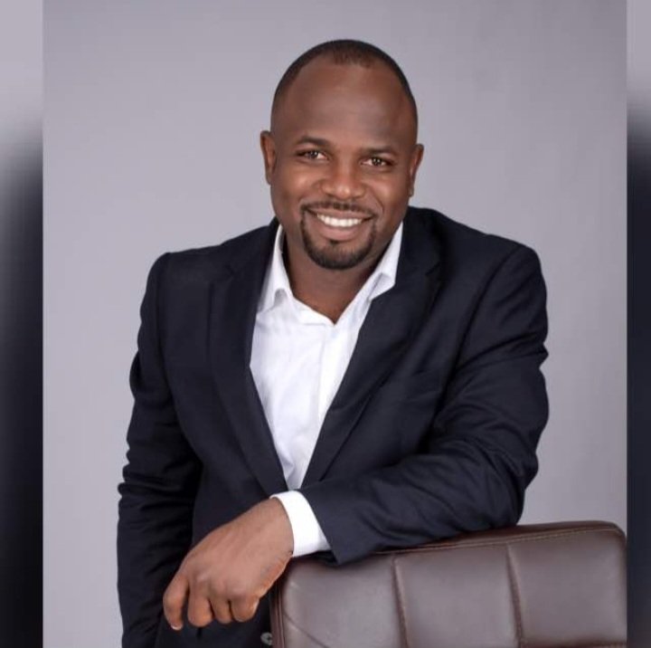 IpekeLegende's tweet photo. Joyeux anniversaire Mr le conseiller,  mon ami et frère Price Joe @BasimanaMadieng https://t.co/18wmhoigdr