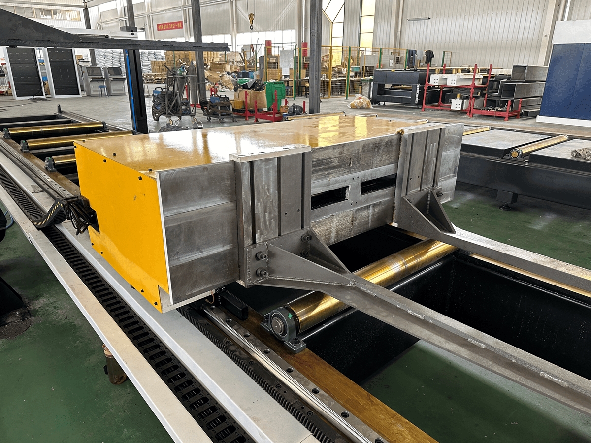 dahezb's tweet photo. KL-90010-T Rotary Table Laser Steel Cutting Machine is built for H-beams, square tubes, round pipes, channel steel, angle steel and more.
Bevel cutting,Line marking,Tekla data import,Zero-remnant cutting,Up to 12KW laser power
A smart solution for heavy steel processing https://t.co/uYWmcO0vsI