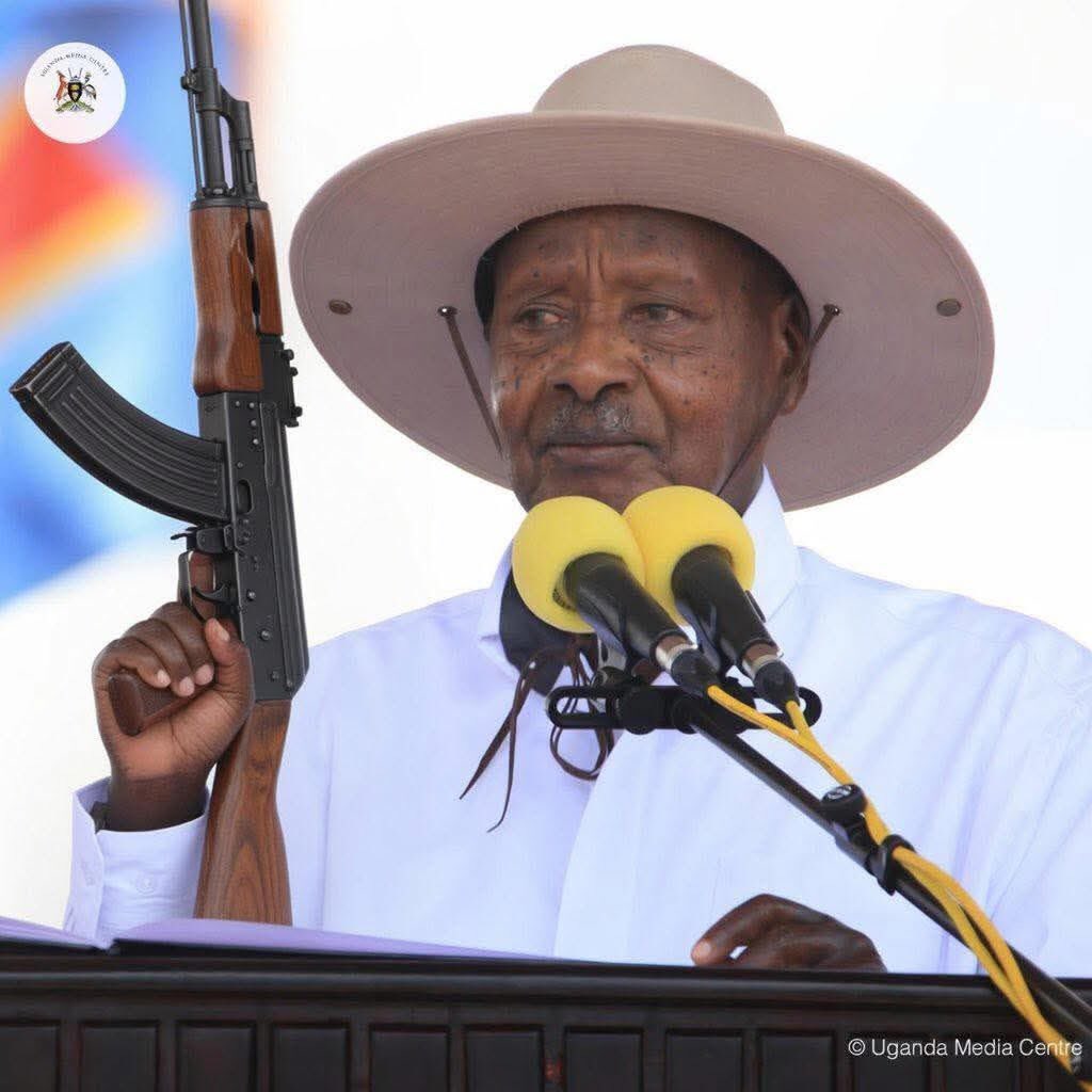 UGCitizen256's tweet photo. A dictator who mastered the art of gun violence is yoweri kaguta Museveni. https://t.co/fOranTzYfX