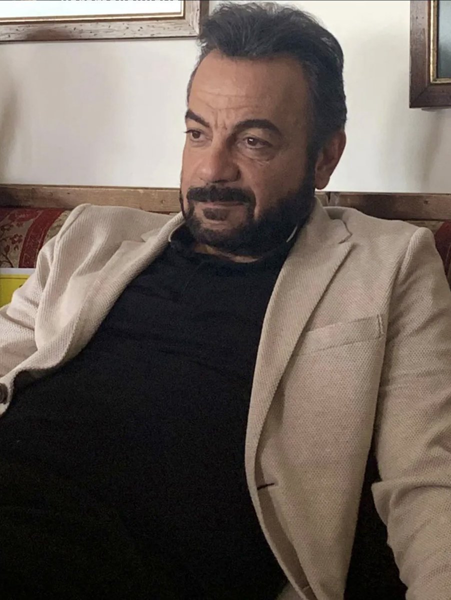 FekeliB's tweet photo. Sen diye yazılır, aşk diye okunur.🤩🤩

#keremalışık  #bzc #fekeli #timsandb #birzamanlarçukurova #italy #terraamara #akıldankalbe #üsyapım #damattween #enlog #halkbank #49film #cnp #küheylansahnede https://t.co/bKeSGEJ4CK