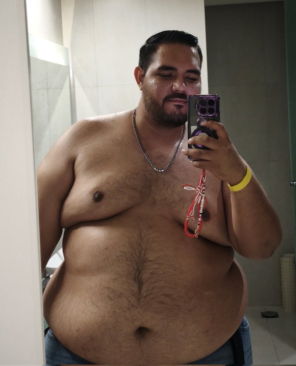 El panadero con el pan tweet media